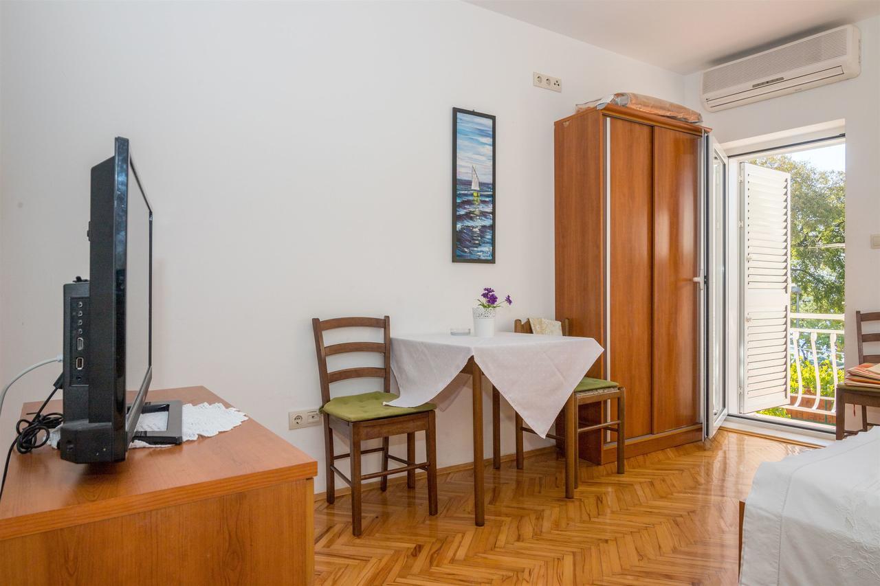 Apartments Antonija Дрвеник Екстериор снимка
