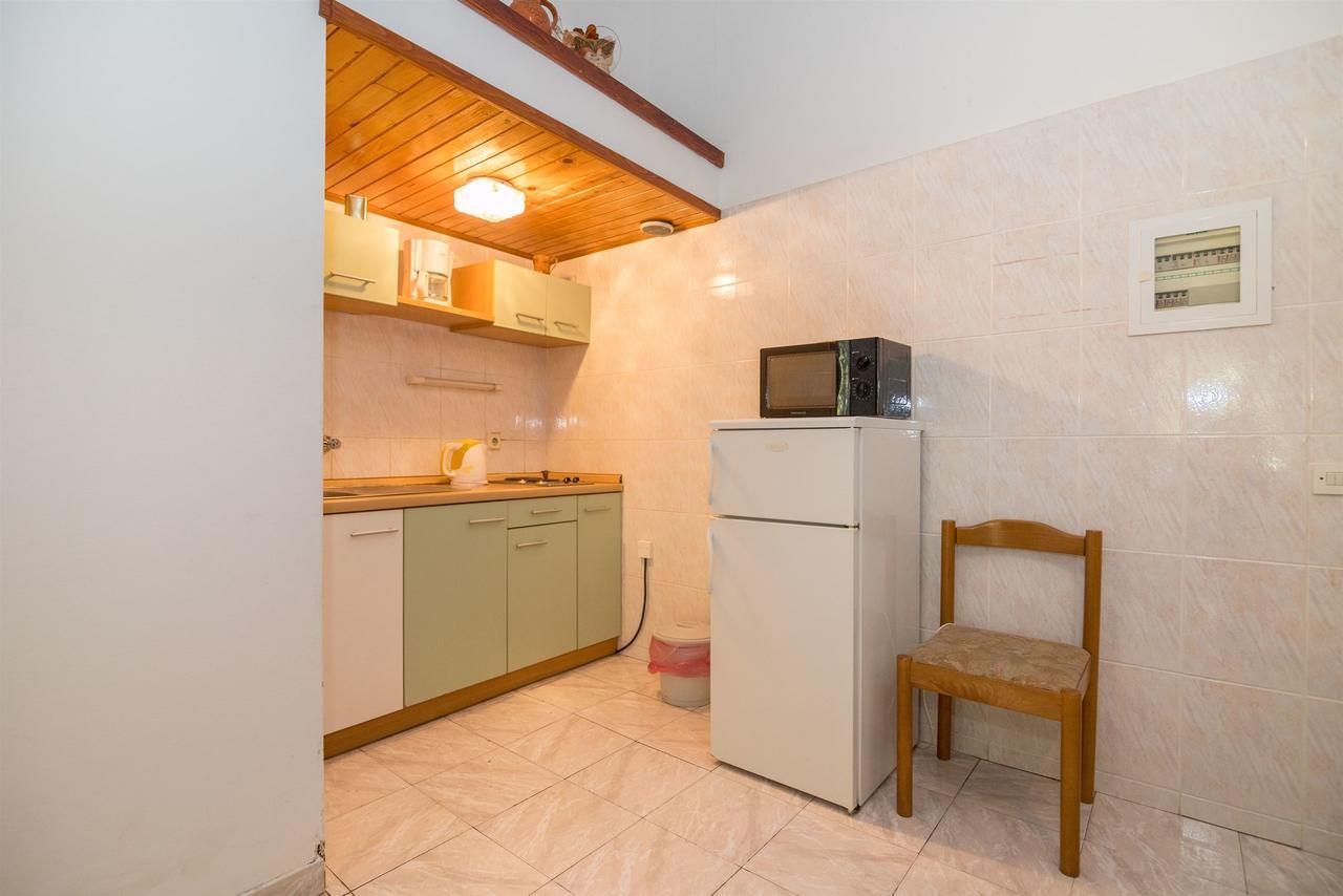 Apartments Antonija Дрвеник Екстериор снимка