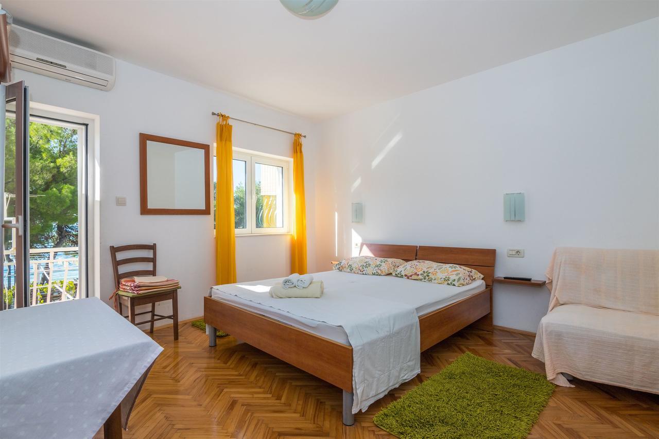 Apartments Antonija Дрвеник Екстериор снимка